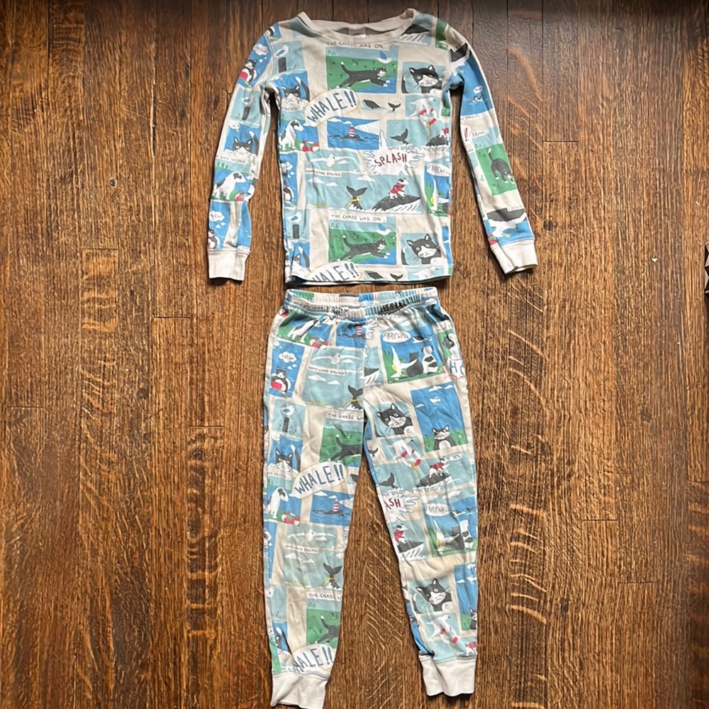 MINI BODEN matching comic pajama set